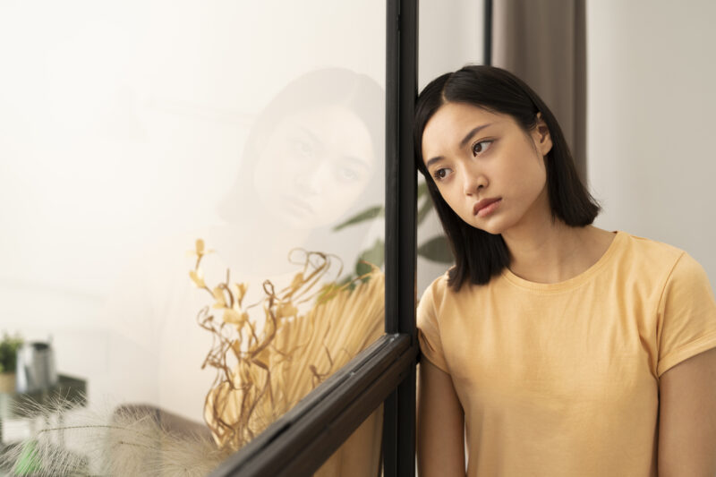 Tanda Kamu Punya Self-Esteem Rendah dan Cara Mengatasinya